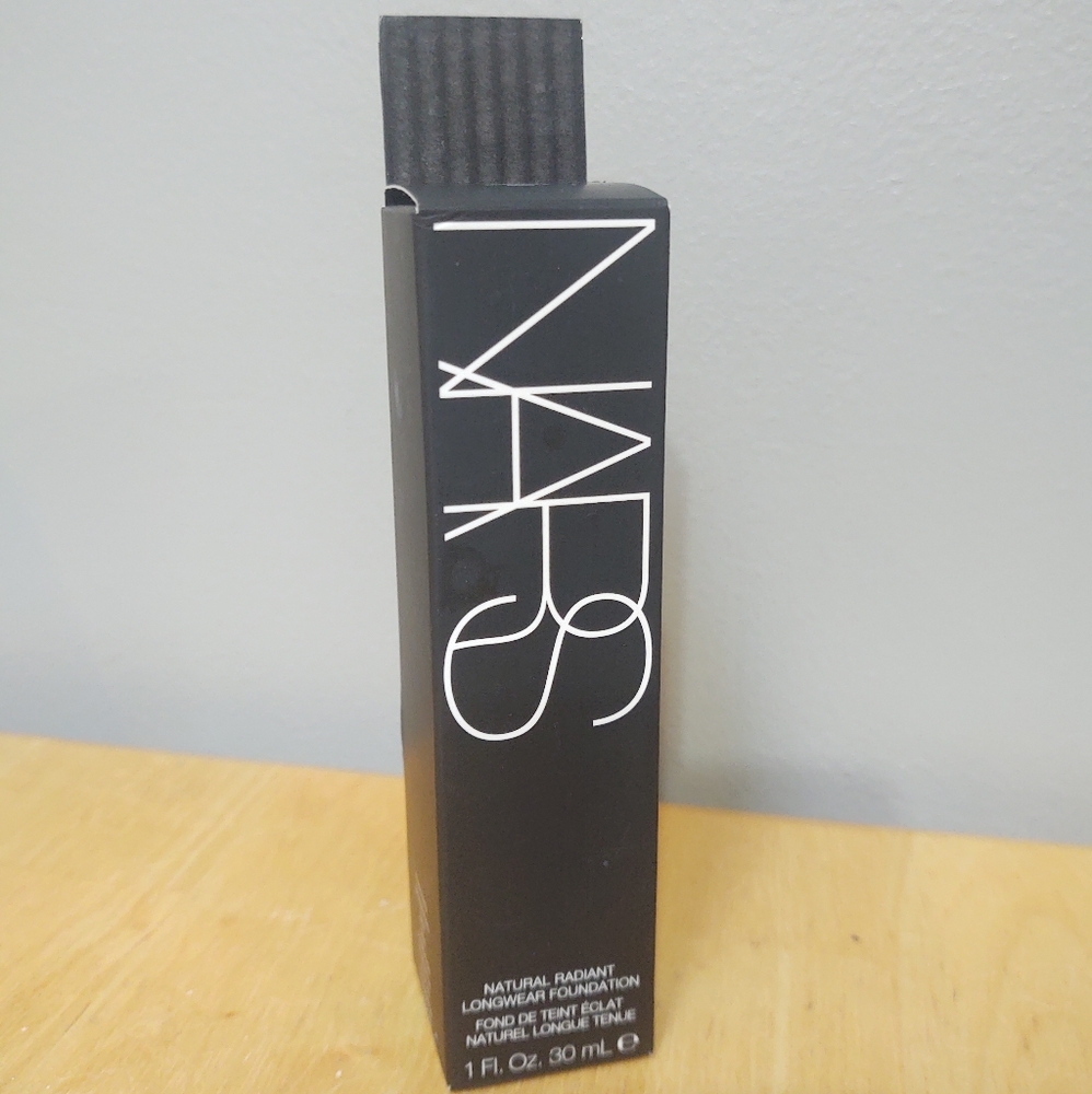 NARS light #4 foundation